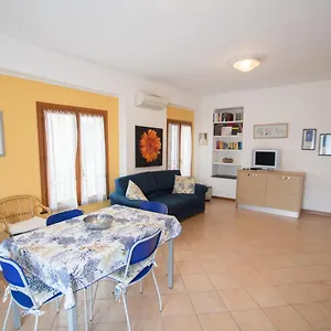 ampio-bilocale-ristrutturato-a-30-mt-dal-mare.hotelitalianriviera.com/